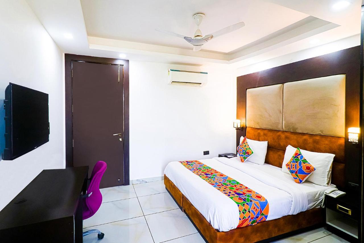 Fabhotel Kiara The Private Suites Delhi  Exterior foto