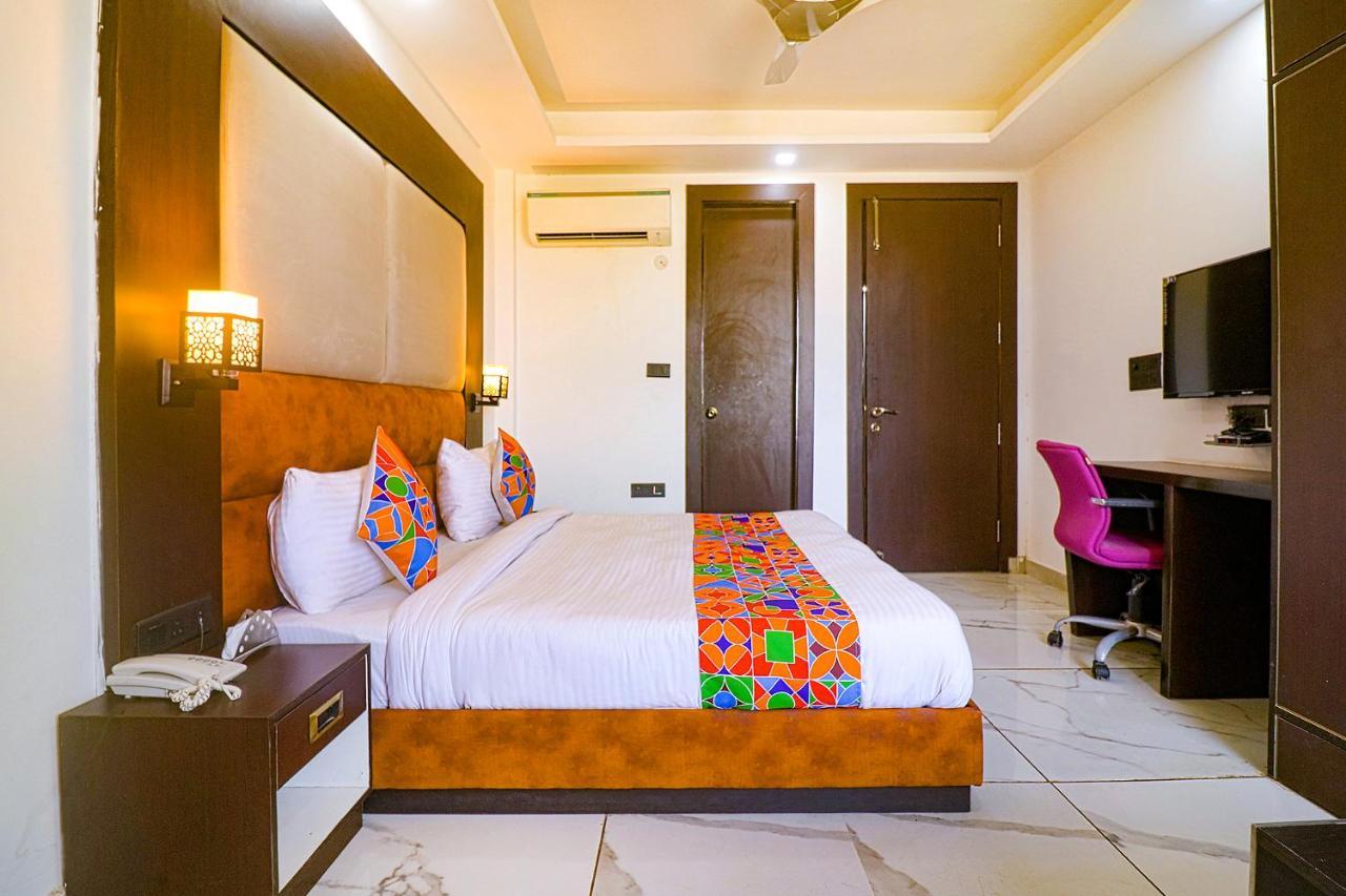 Fabhotel Kiara The Private Suites Delhi  Exterior foto