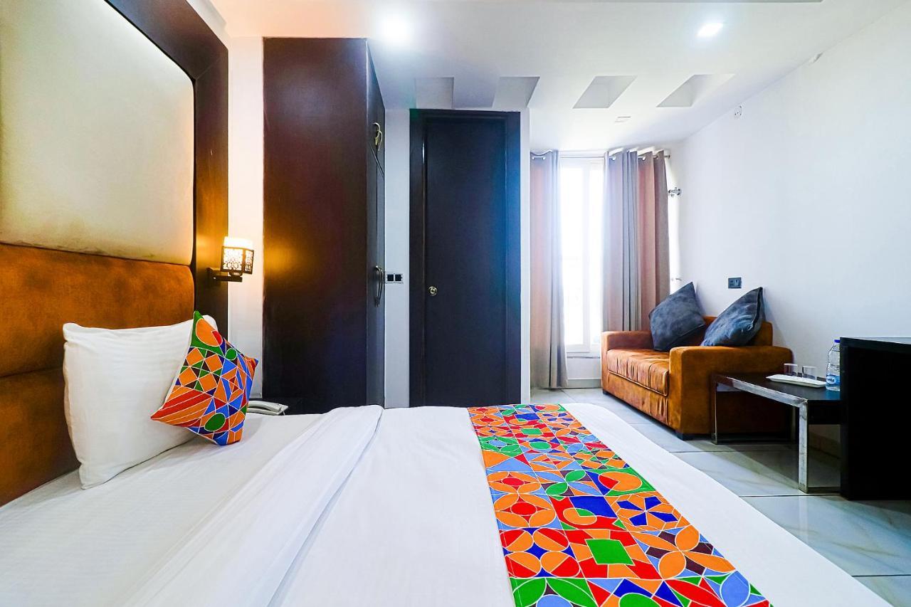 Fabhotel Kiara The Private Suites Delhi  Exterior foto